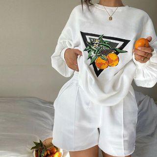 Set: Graphic Print Sweatshirt + Shorts