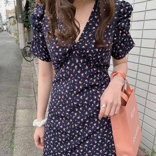 V-neck Floral Print Short-sleeve Dress Navy Blue - One Size