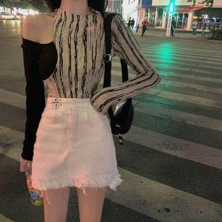 Mock Two-piece Long-sleeve Cold Shoulder Print Top