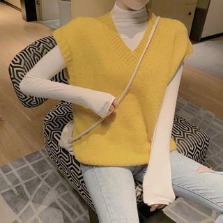 Plain Long-sleeve T-shirt / Knit Vest