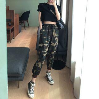 Plain Crop T-shirt / Camo Harem Pants