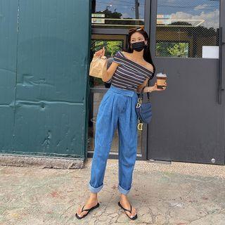 High-waist Pleated Baggy Jeans