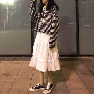 Plaid Sweatshirt / White Skirt