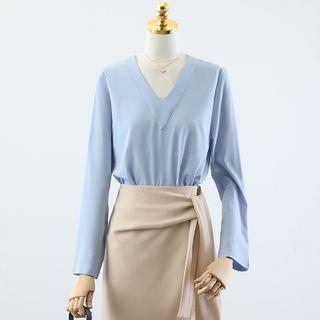 Long-sleeve V-neck Blouse / High Waist Mini Skirt