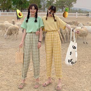 Elbow-sleeve T-shirt / Plaid Straight Fit Pants