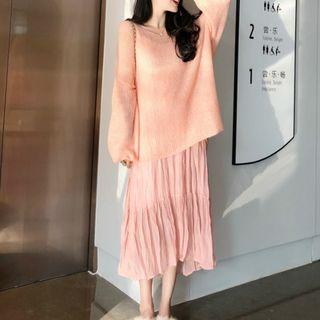 Plain Sweater / Spaghetti Strap Midi Dress