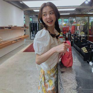 Puff-sleeve Drawstring Blouse / Floral Mini A-line Skirt
