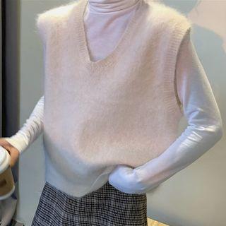 Mock Neck Long-sleeve Top / Furry Vest