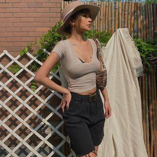 Distressed Deep V-neck Crop T-shirt
