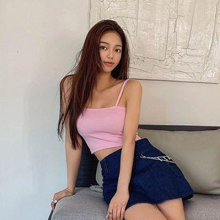 Plain Spaghetti-strap Crop Top
