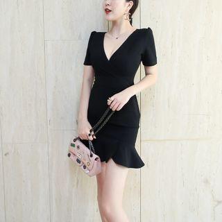 Short-sleeve V-neck Ruffle Hem Mini Bodycon Dress