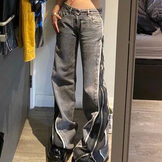 Low Rise Paneled Zip Detail Wide Leg Jeans
