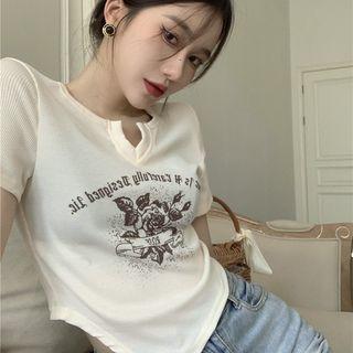 Short-sleeve Asymmetric Printed Cropped Top