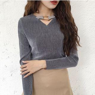 Buckle Detail V-neck Long-sleeve Top