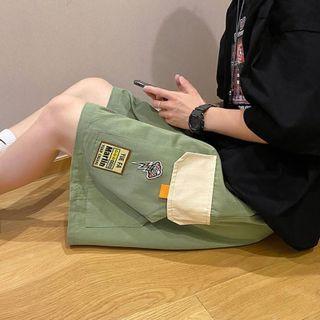 Graphic Patch Wide Leg Cargo Shorts