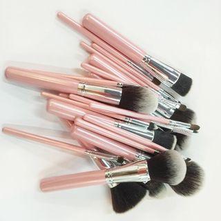 Set Of 28: Makeup Brush