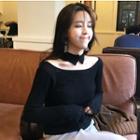 Choker Off-shoulder Long-sleeve Top