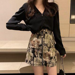 V-neck Blouse / Cat Print Mini A-line Skirt