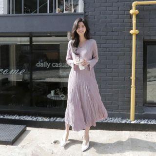 V-neck Crinkled Maxi Dress