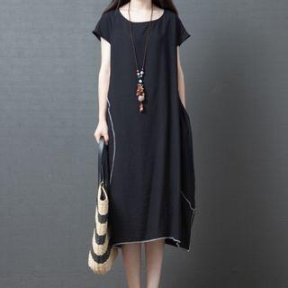 Short-sleeve Contrast Trim Midi T-shirt Dress
