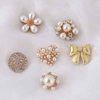 Faux Pearl / Rhinestone Brooch (various Designs)
