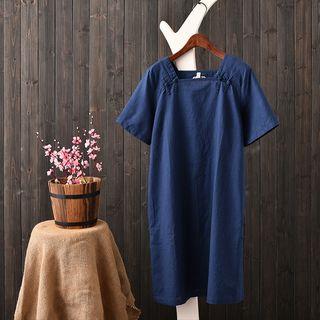 Embroidered Short-sleeve Square Neckline Dress