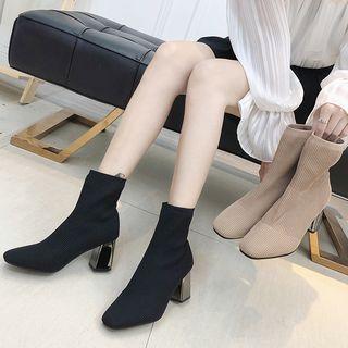 Ribbed Block Heel Short Boots