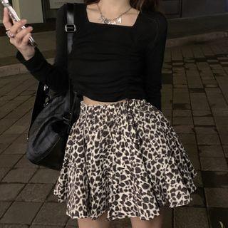 Knit Top / Leopard Print Mini Skirt