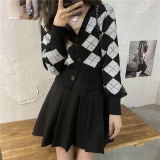 V-neck Argyle Cardigan Black & Light Gray - One Size