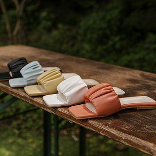 Square-toe Shirred Sandals