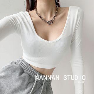 U-neck Slim-fit Crop T-shirt