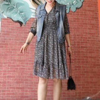 Set: Floral Print 3/4-sleeve A-line Dress + Sleeveless Denim Jacket