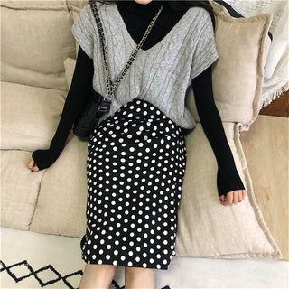 Sleeveless Knit Top / Long-sleeve T-shirt / Dotted Pencil Skirt
