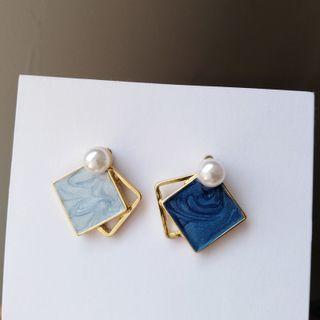 Asymmetrical Geometric Stud Earring