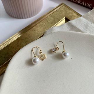 14k Gold-plated Hollow Star Rhinerhinestone Asymmetric Earrings  - Ear Needle