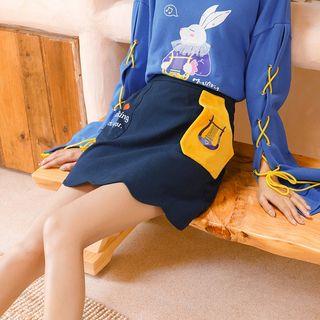Embroidered Scallop-hem Mini Skirt