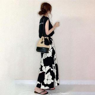 Set: Cap-sleeve Lettering T-shirt + Floral Midi A-line Skirt Black - One Size