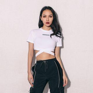 Cutout-hem Lettering Crop T-shirt