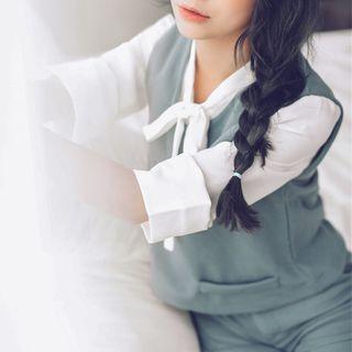 Elbow-sleeve Tie Neck Blouse