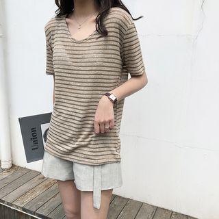 Short Sleeve V-neck Knit T-shirt