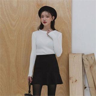 Round-neck Ribbed Slim-fit T-shirt