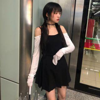 Off-shoulder Top / Tank Top / Pleated Mini Dress