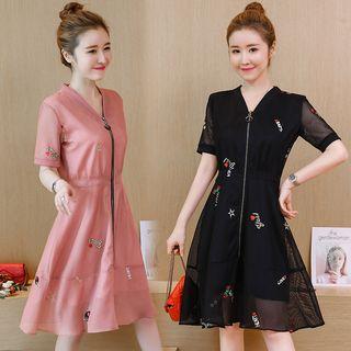 Flower Embroidered Short Sleeve Zip Dress