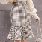 Ruffle Hem Checked Straight-fit Skirt
