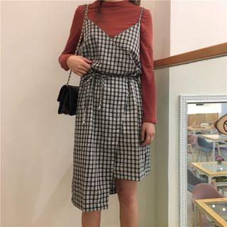 Set: Long-sleeve T-shirt + Plaid Asymmetric Strappy Dress