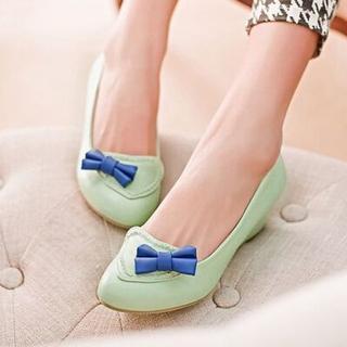 Bow Accent Wedge Pumps