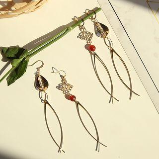 Non-matching Fish Dangle Earring
