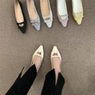 Cut-out Pointy-toe Flats