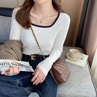 Square Neck T-shirt / Scoop-neck T-shirt