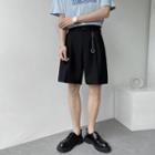 Plain Pleated Chain-accent Shorts